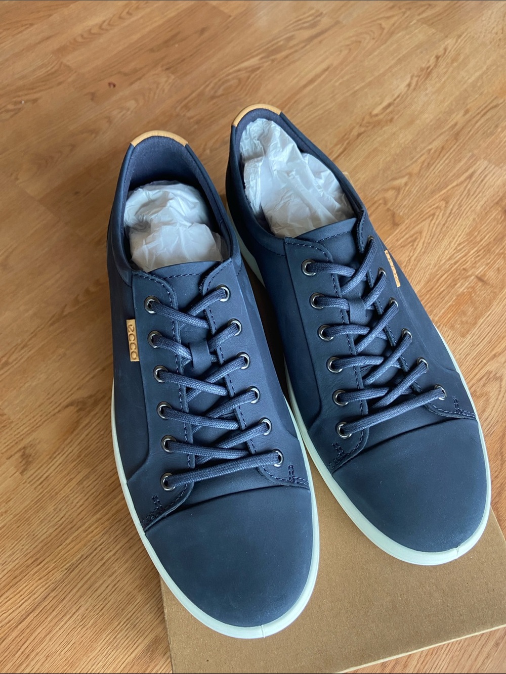 Ecco Lion Men's Marine, Navy and White Leather Low-Top Sneakers size 44, 10-10.5